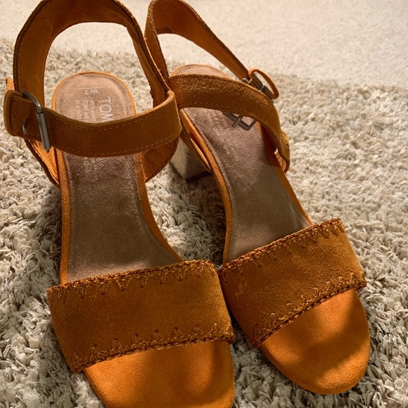 TOMS Orange/Tan Rosa Suede Heels - Picture 5 of 8